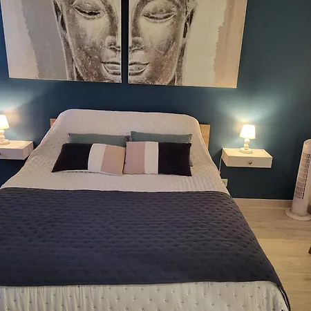 3 Etoiles Lou Gaston Holiday home Castillon-la-Bataille